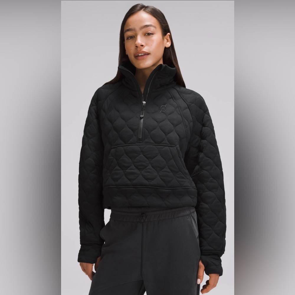 Scuba Oversized Quilted Half Zip
lululemon Black Cropped Size small EUC